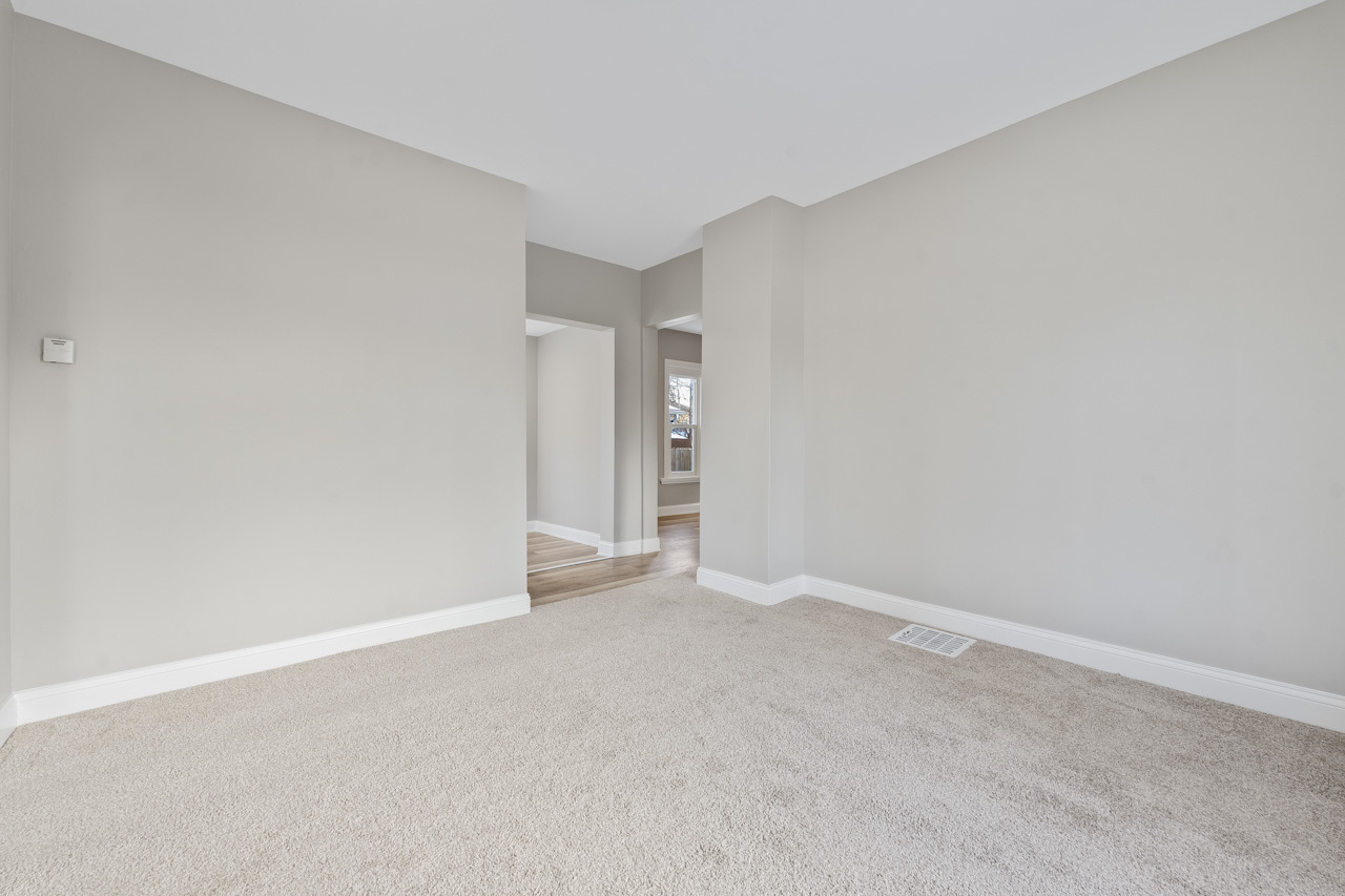 418 W Illinois Avenue, Aurora, IL 60506