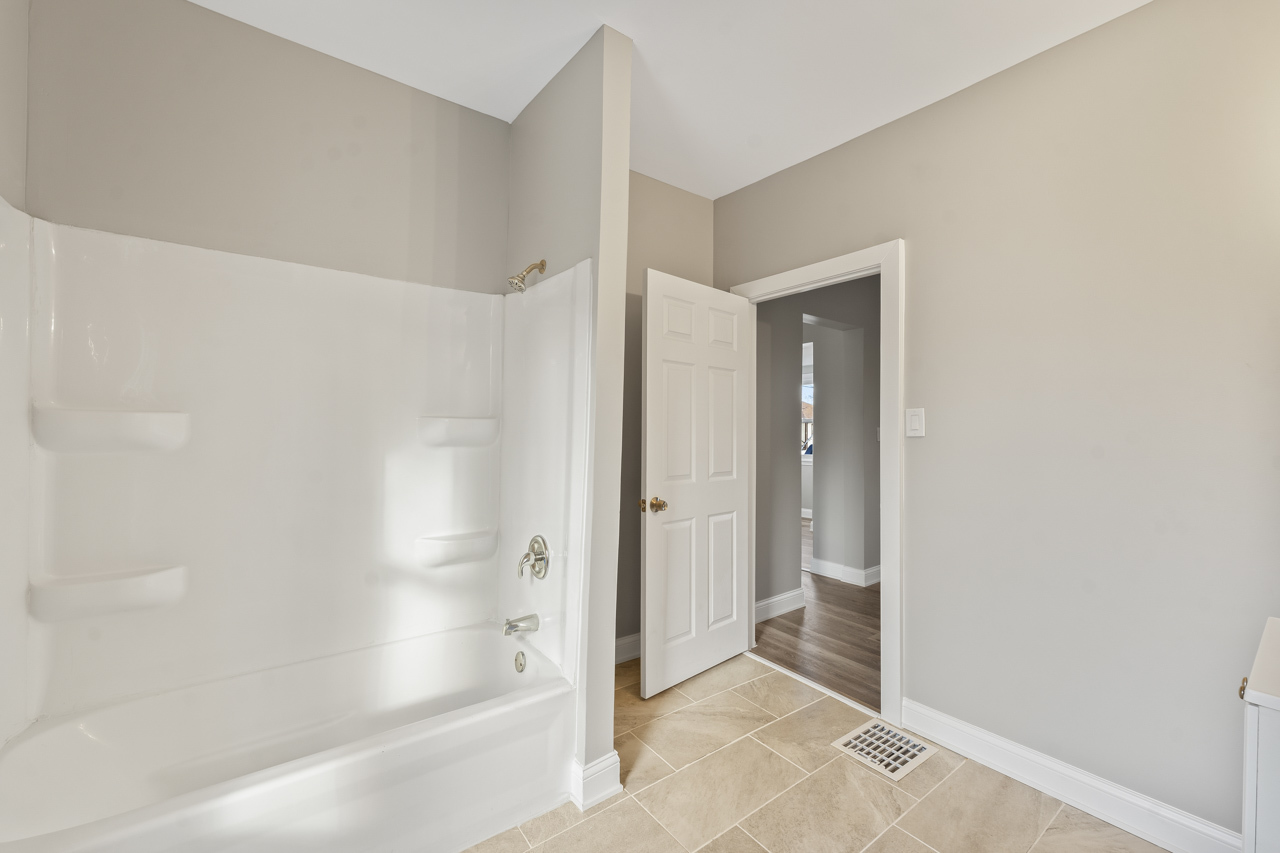 418 W Illinois Avenue, Aurora, IL 60506