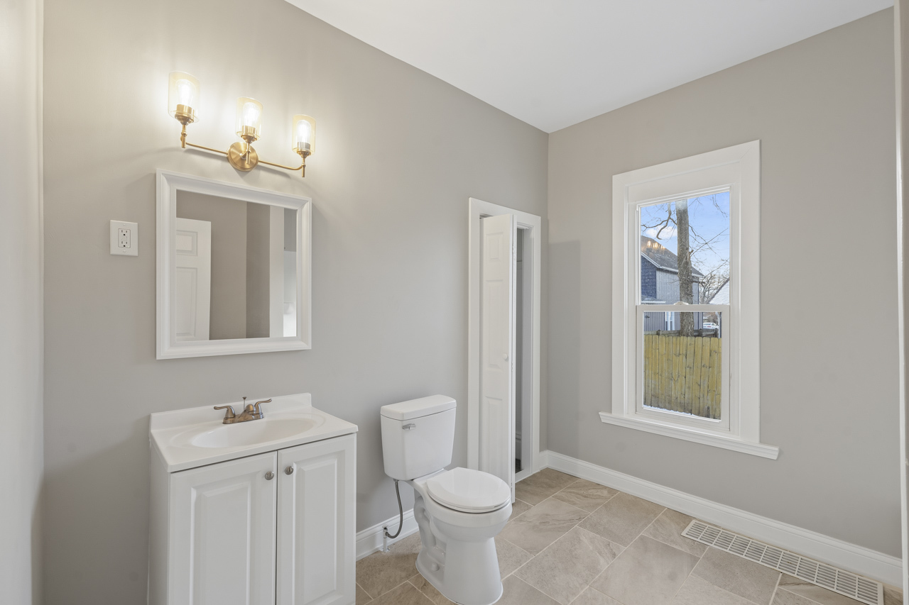 418 W Illinois Avenue, Aurora, IL 60506