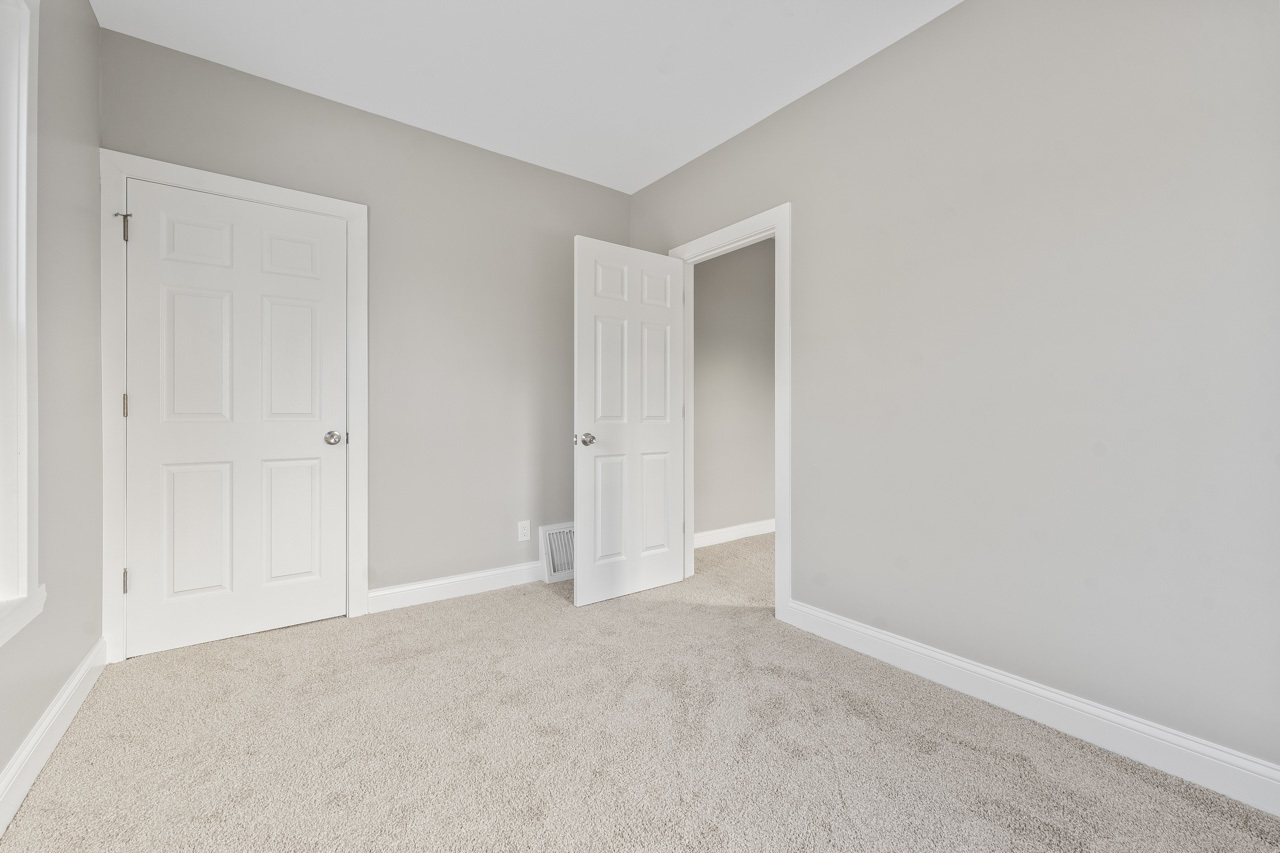 418 W Illinois Avenue, Aurora, IL 60506