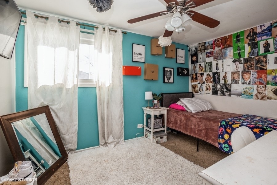 1797 Queensbury Circle, Hoffman Estates, IL 60169