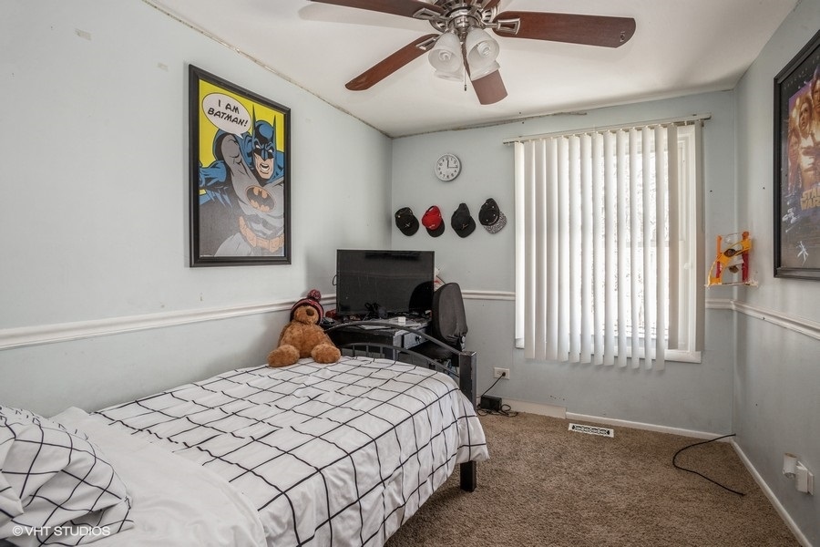 1797 Queensbury Circle, Hoffman Estates, IL 60169