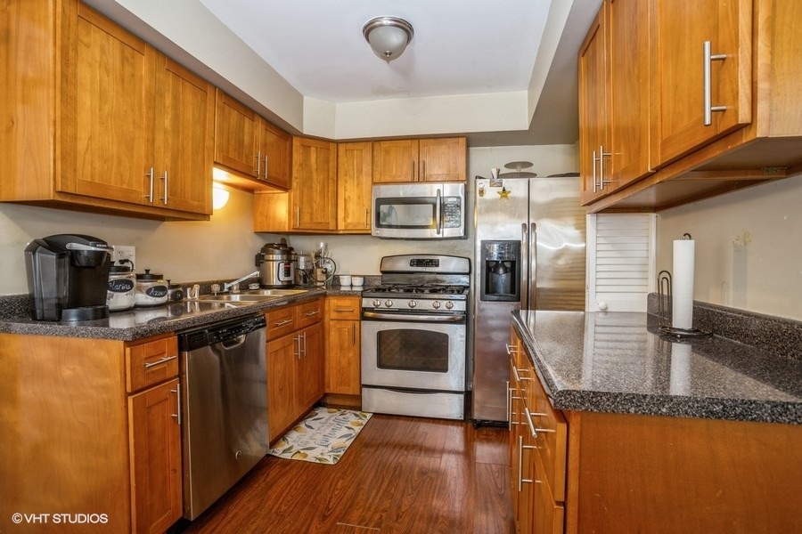 1797 Queensbury Circle, Hoffman Estates, IL 60169