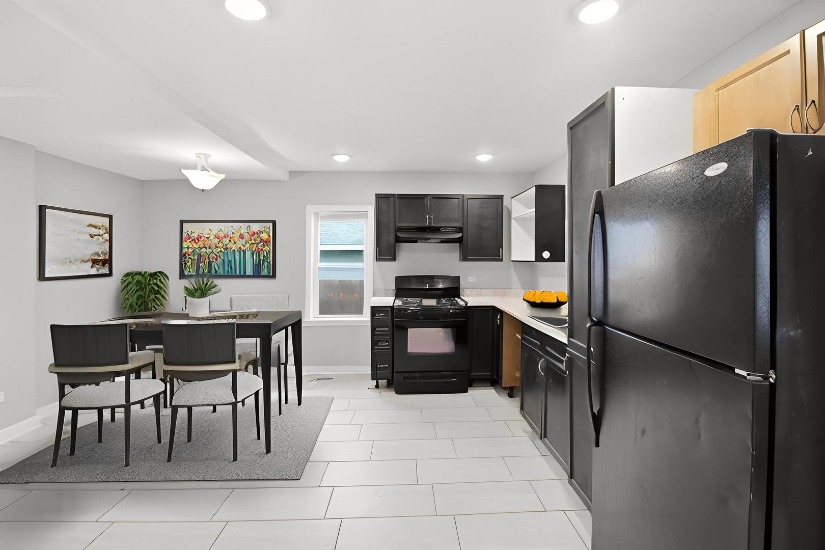 107 N State Street, Aurora, IL 60505