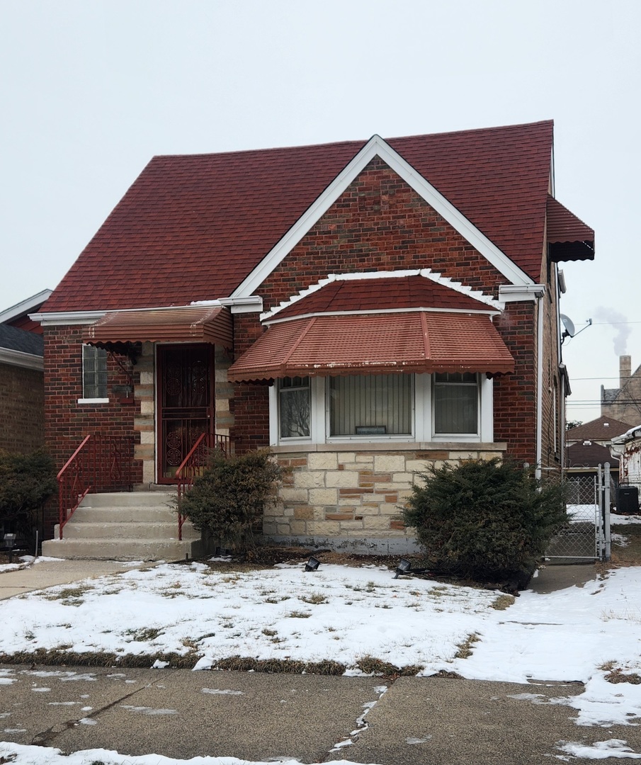 8351 S Dante Avenue, Chicago, IL 60619