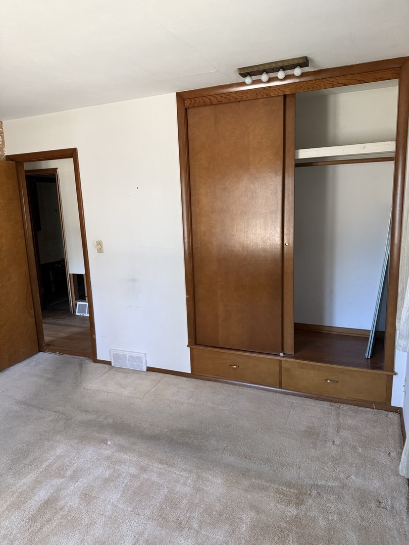 2724 N Country Club Terrace Terrace, Rockford, IL 61103