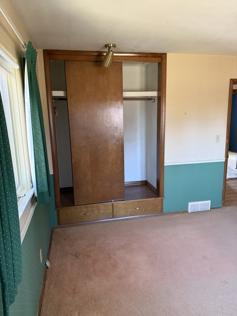 2724 N Country Club Terrace Terrace, Rockford, IL 61103