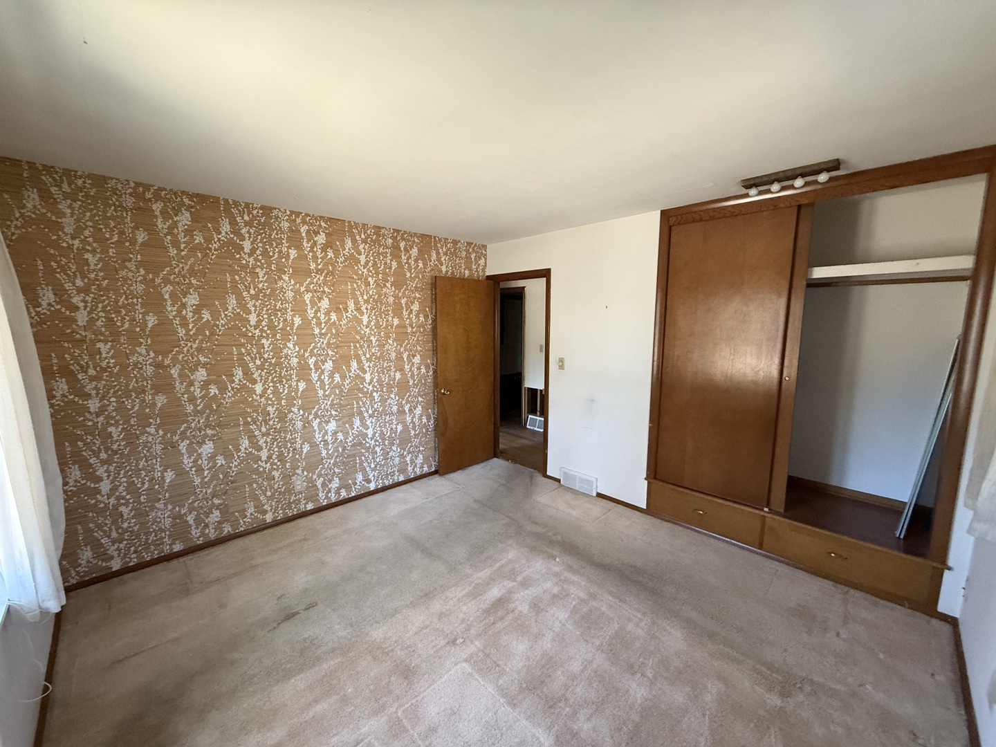 2724 N Country Club Terrace Terrace, Rockford, IL 61103