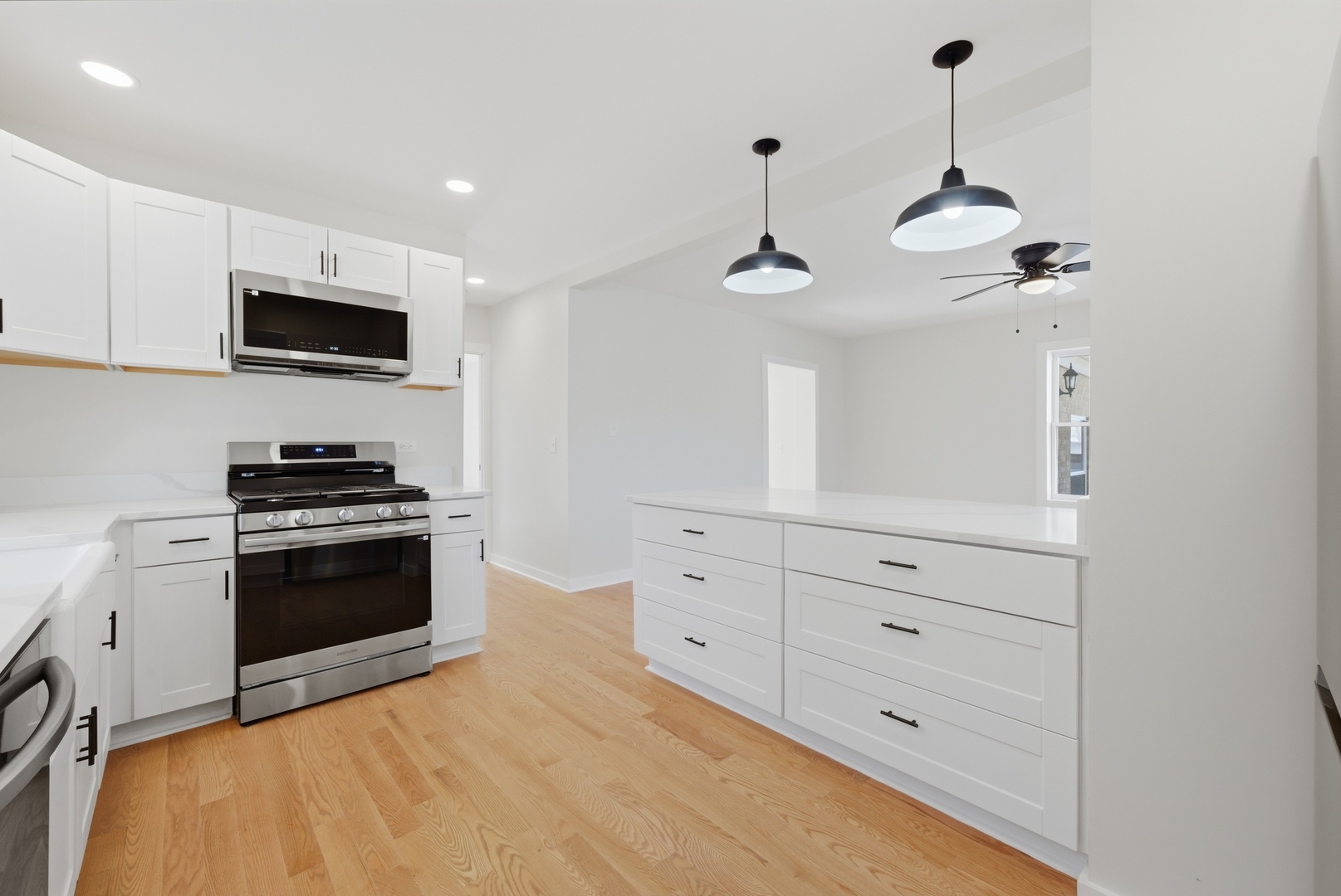 217 E 11th Street, Lockport, IL 60441