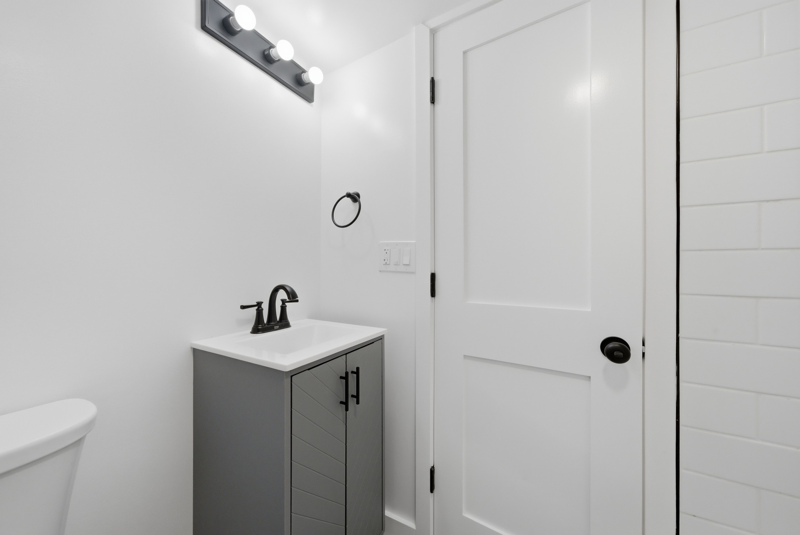 217 E 11th Street, Lockport, IL 60441