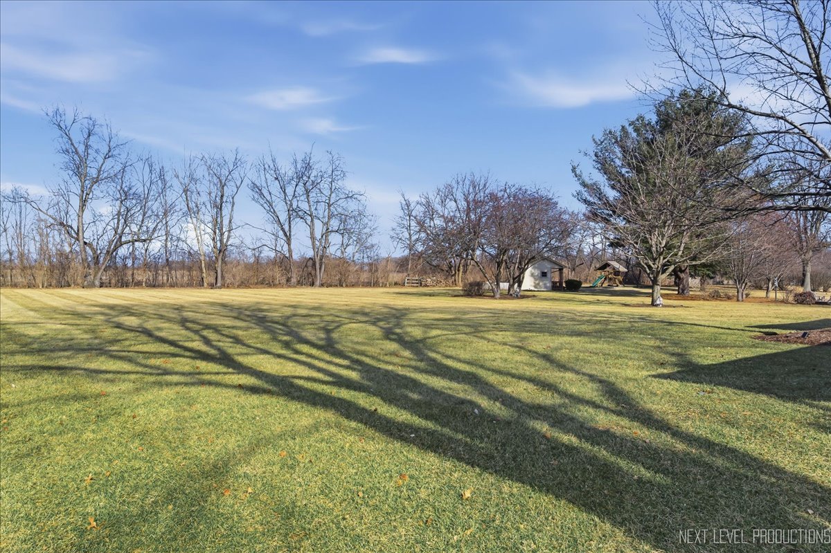 68 Oak Creek Drive, Yorkville, IL 60560