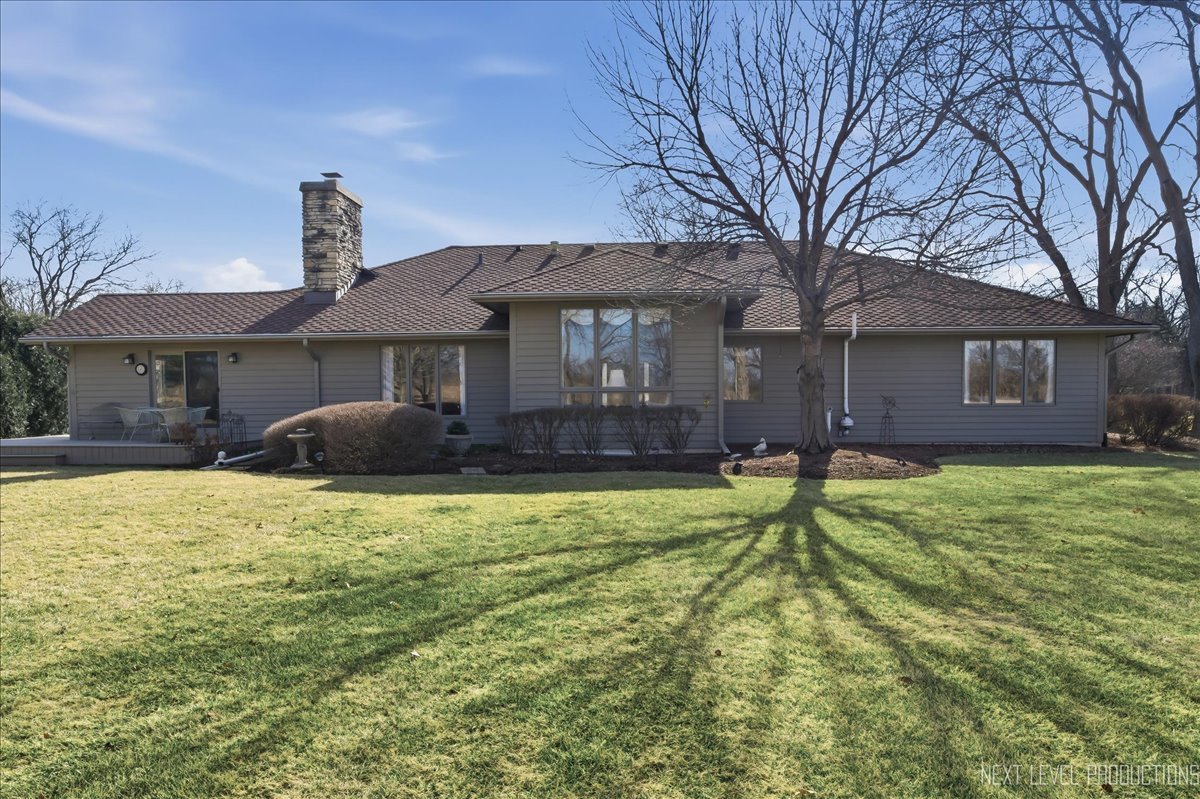 68 Oak Creek Drive, Yorkville, IL 60560