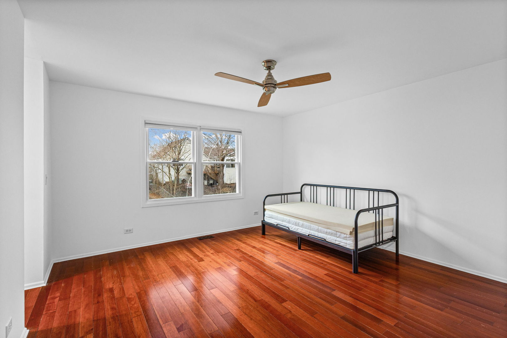 222 Abilene Lane, Vernon Hills, IL 60061