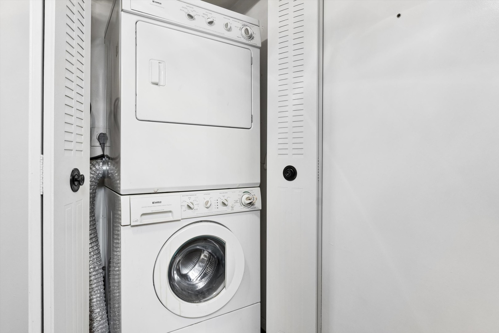 8025 Woodglen Lane #112, Downers Grove, IL 60516