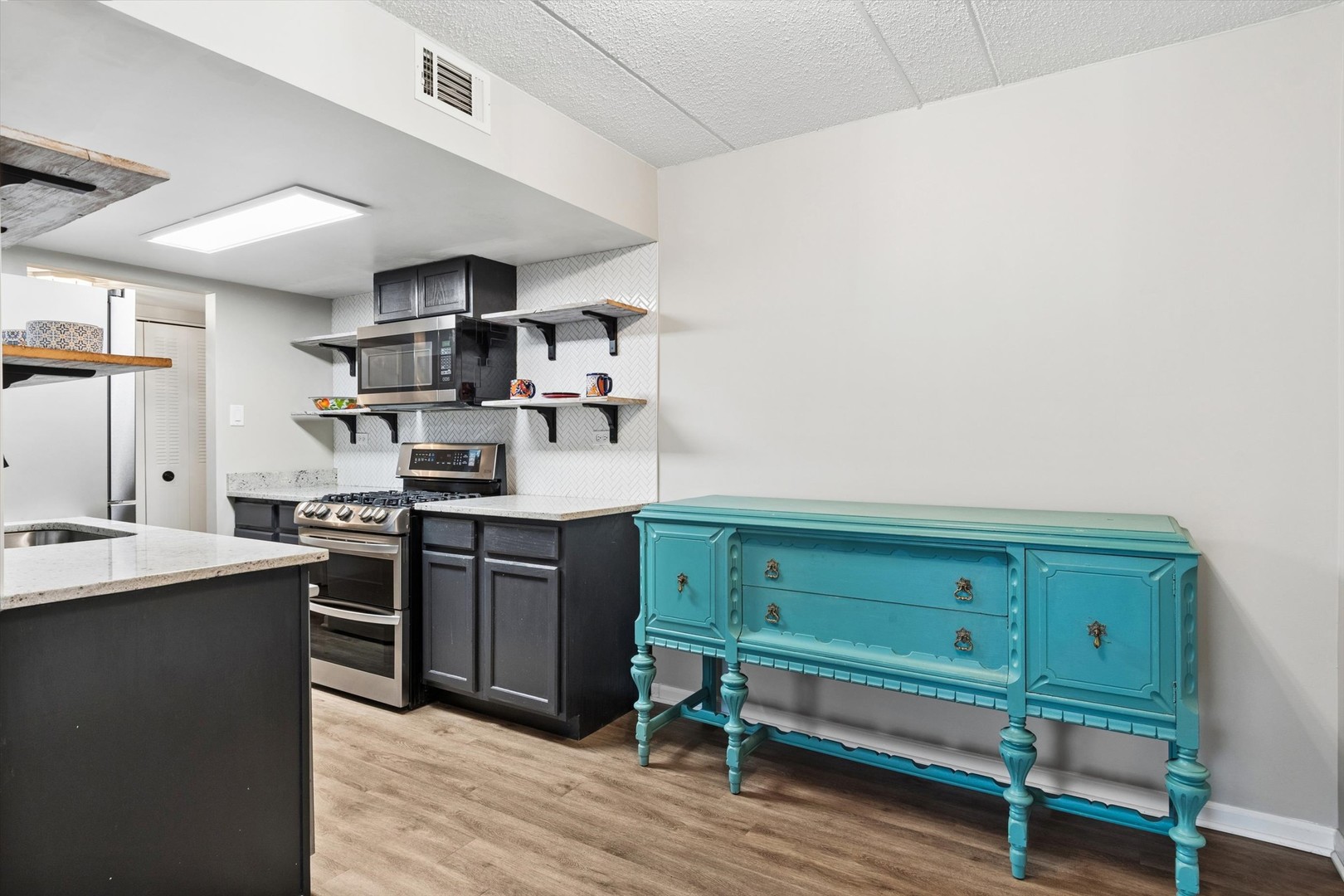 8025 Woodglen Lane #112, Downers Grove, IL 60516