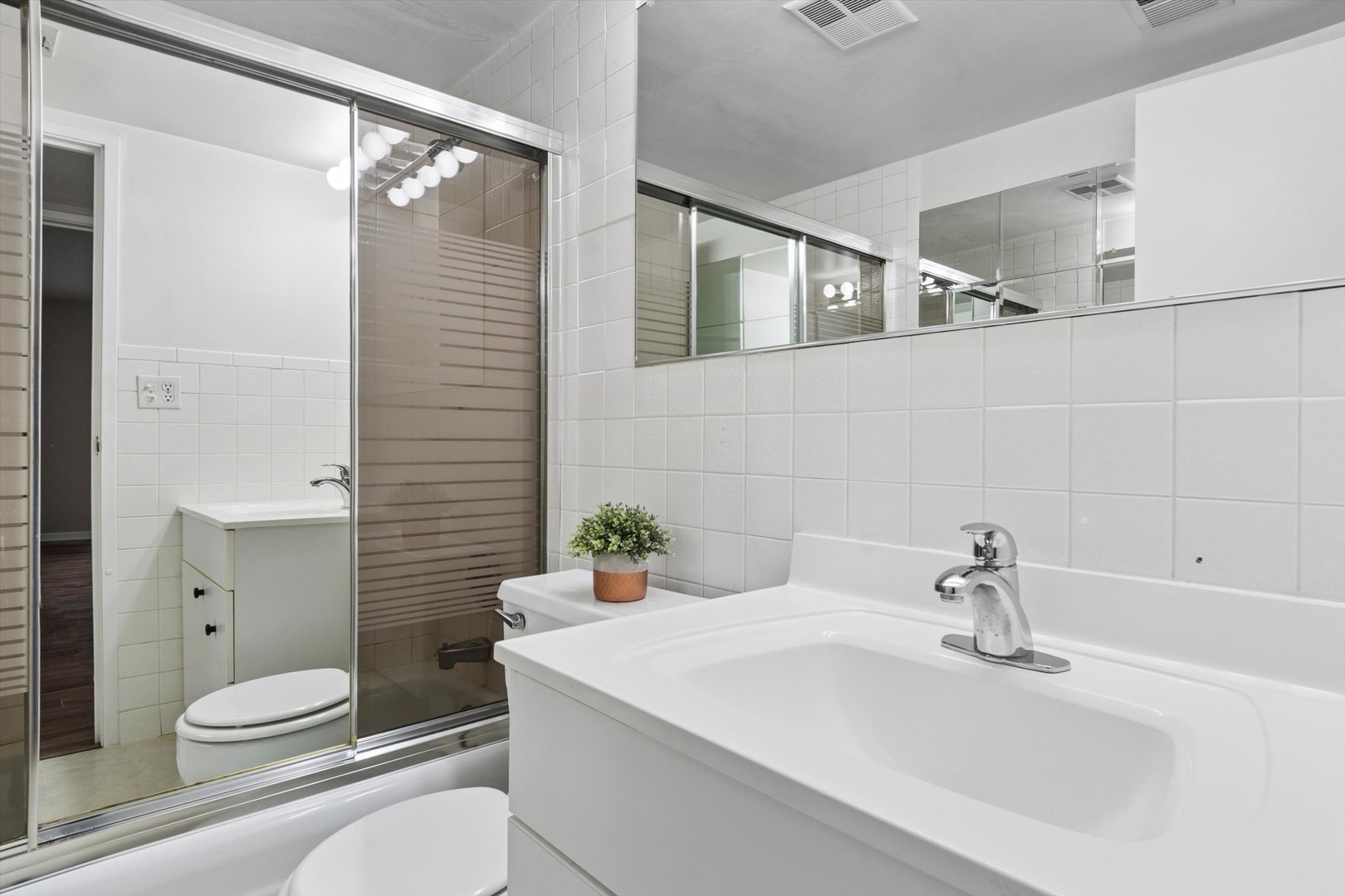 8025 Woodglen Lane #112, Downers Grove, IL 60516