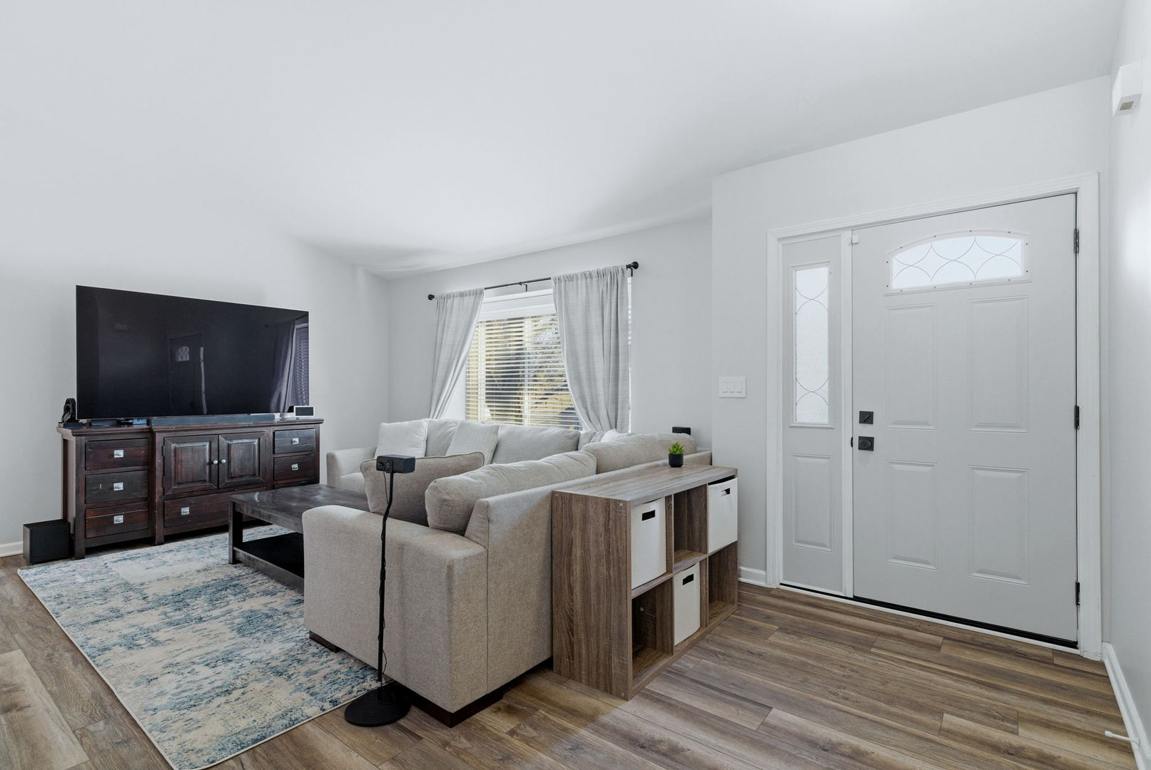 1595 Lois Ann Lane, Naperville, IL 60563