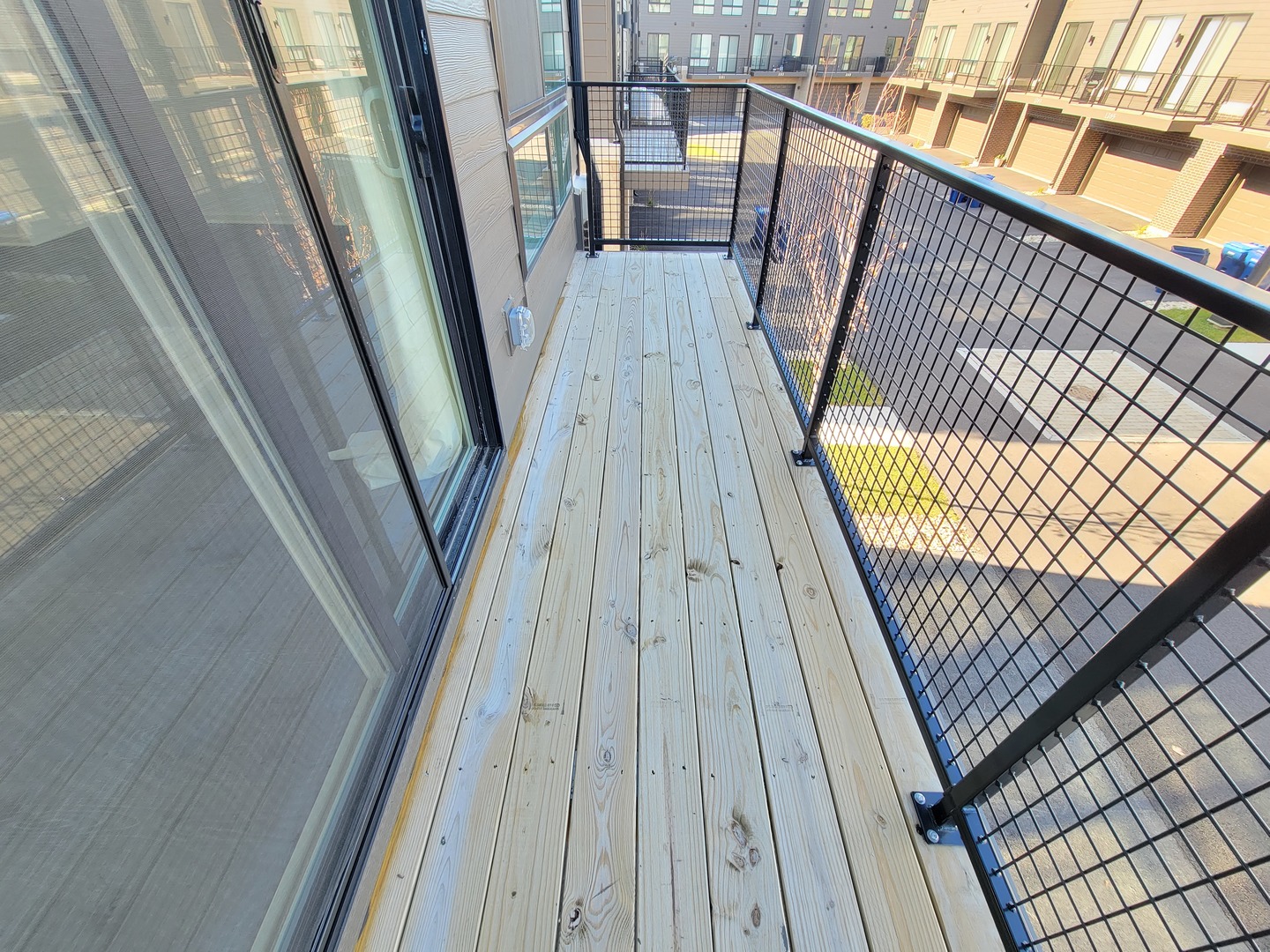 1270 Lakepointe Drive, Schaumburg, IL 60173