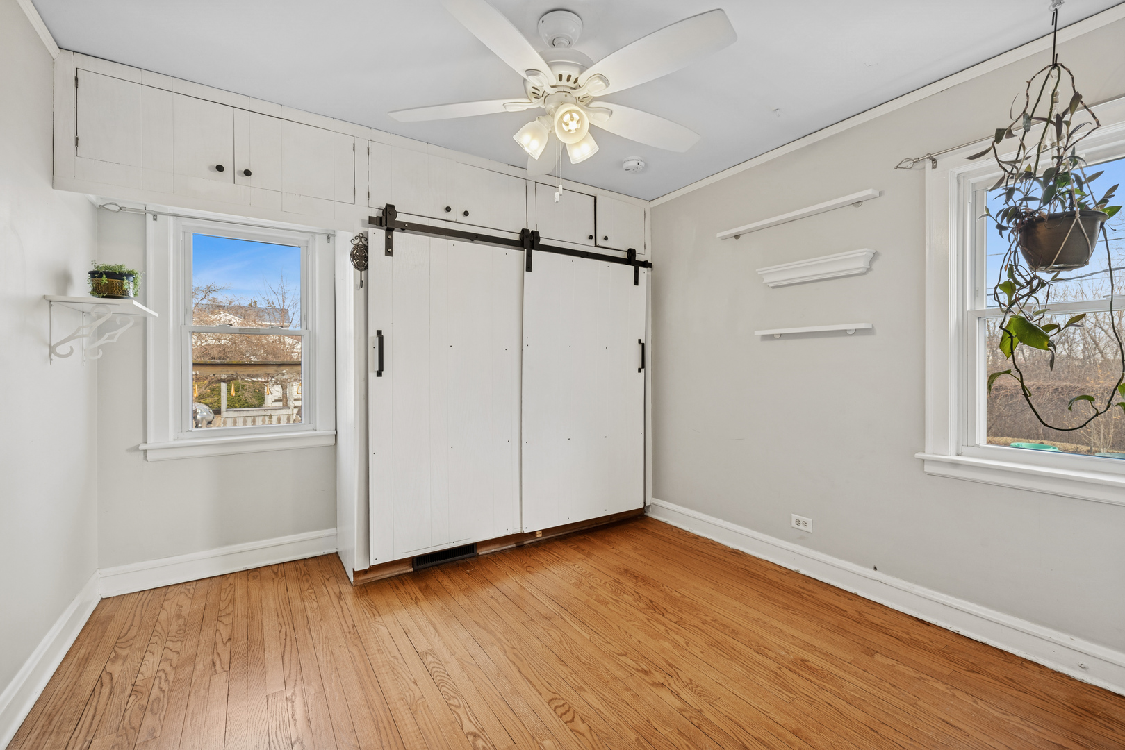 373 Woodbridge Street, Des Plaines, IL 60016