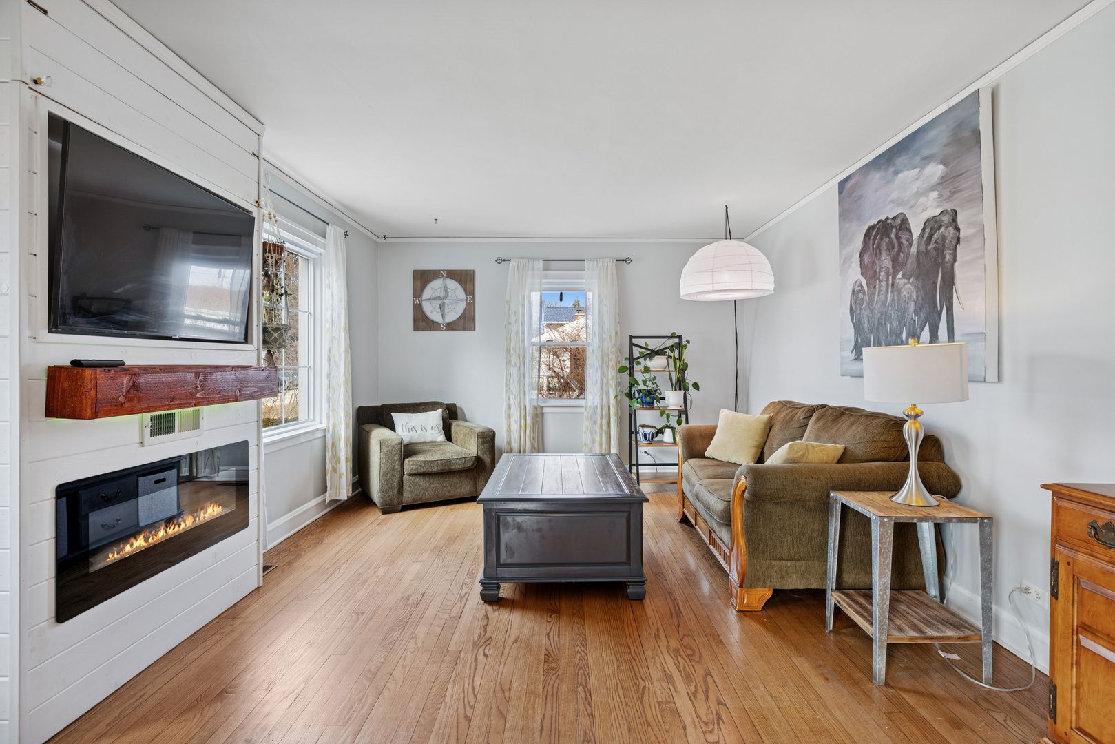 373 Woodbridge Street, Des Plaines, IL 60016