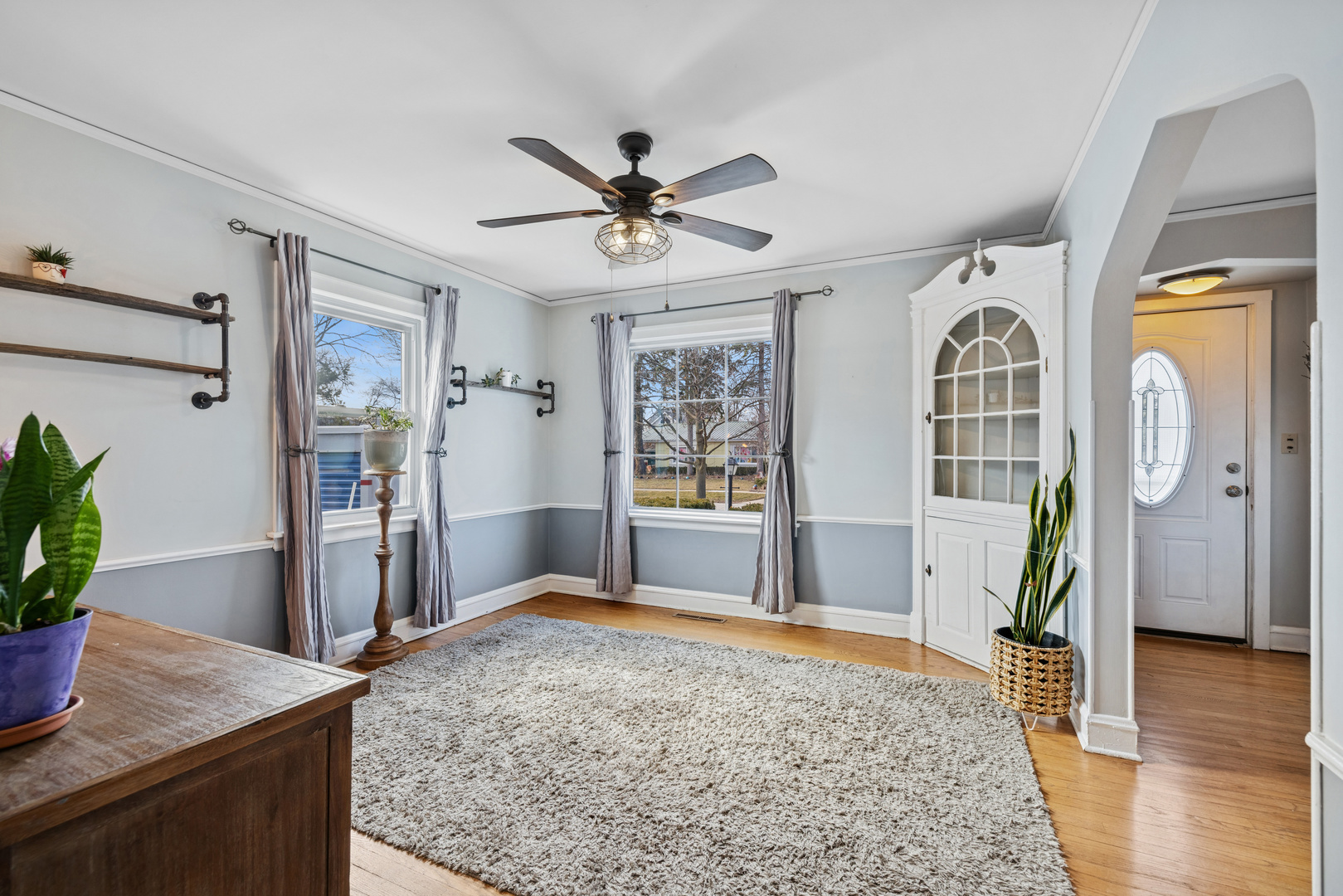 373 Woodbridge Street, Des Plaines, IL 60016