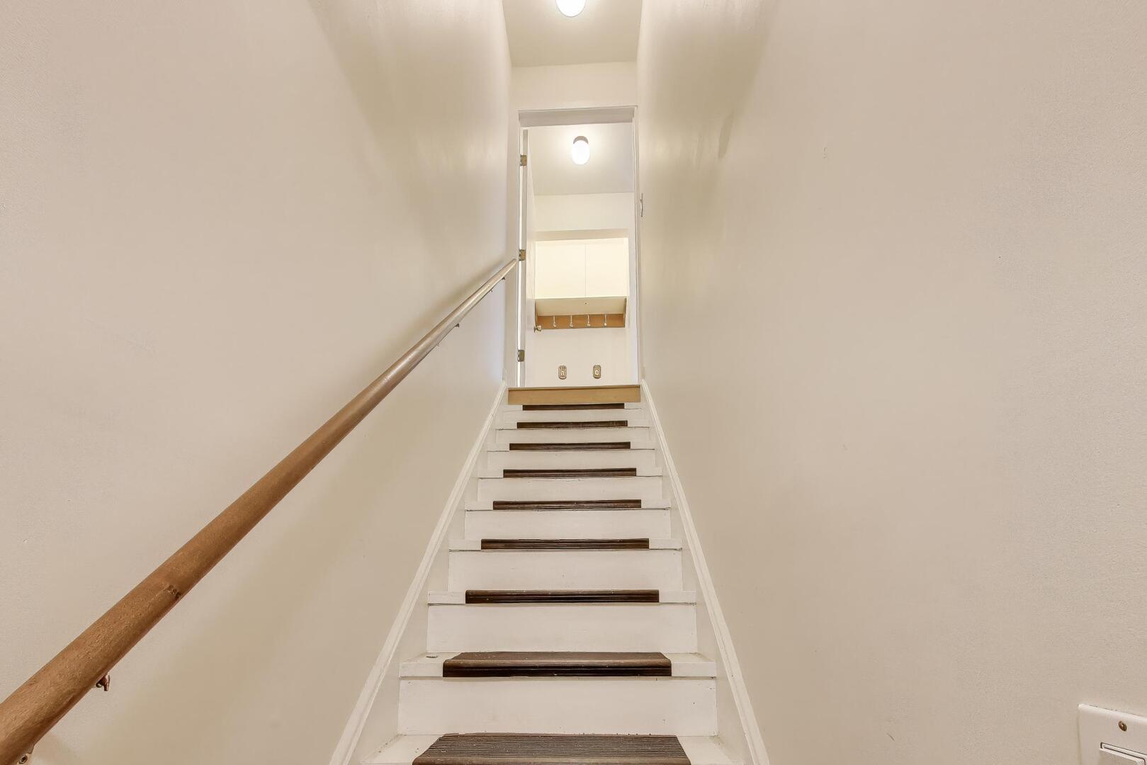 2122 Southwind Circle #8-4, Schaumburg, IL 60194