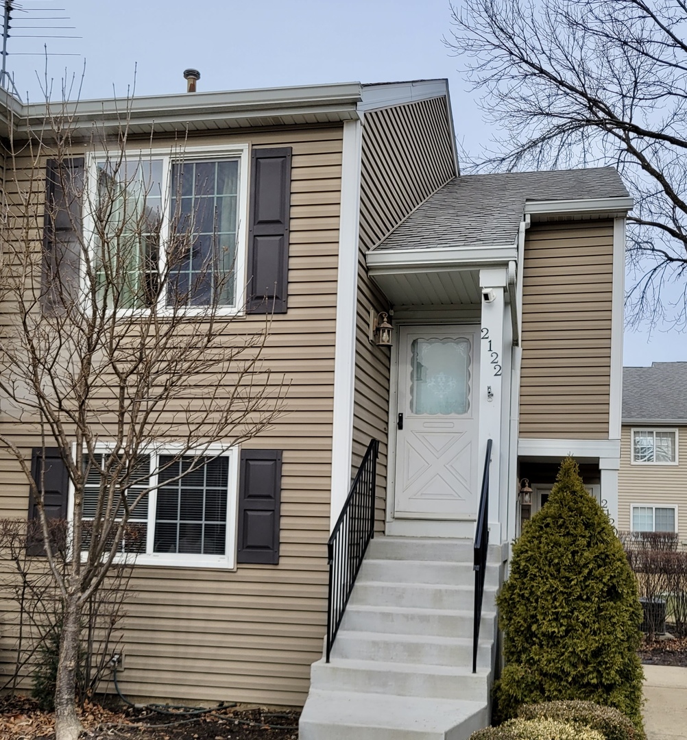 2122 Southwind Circle #8-4, Schaumburg, IL 60194