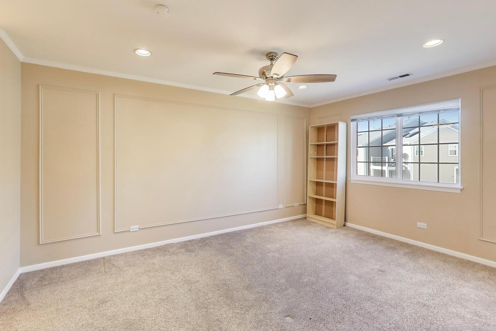 2122 Southwind Circle #8-4, Schaumburg, IL 60194