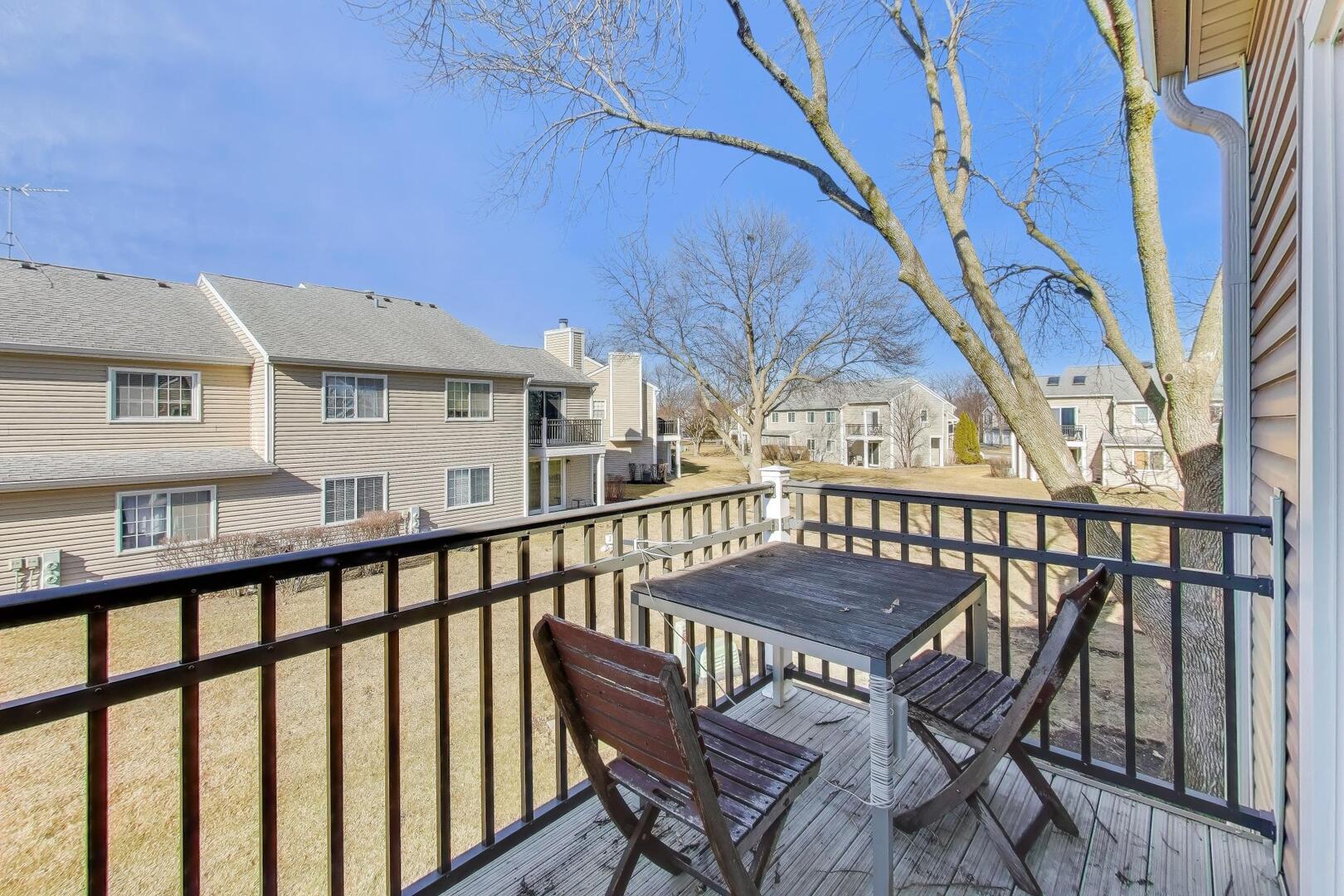 2122 Southwind Circle #8-4, Schaumburg, IL 60194