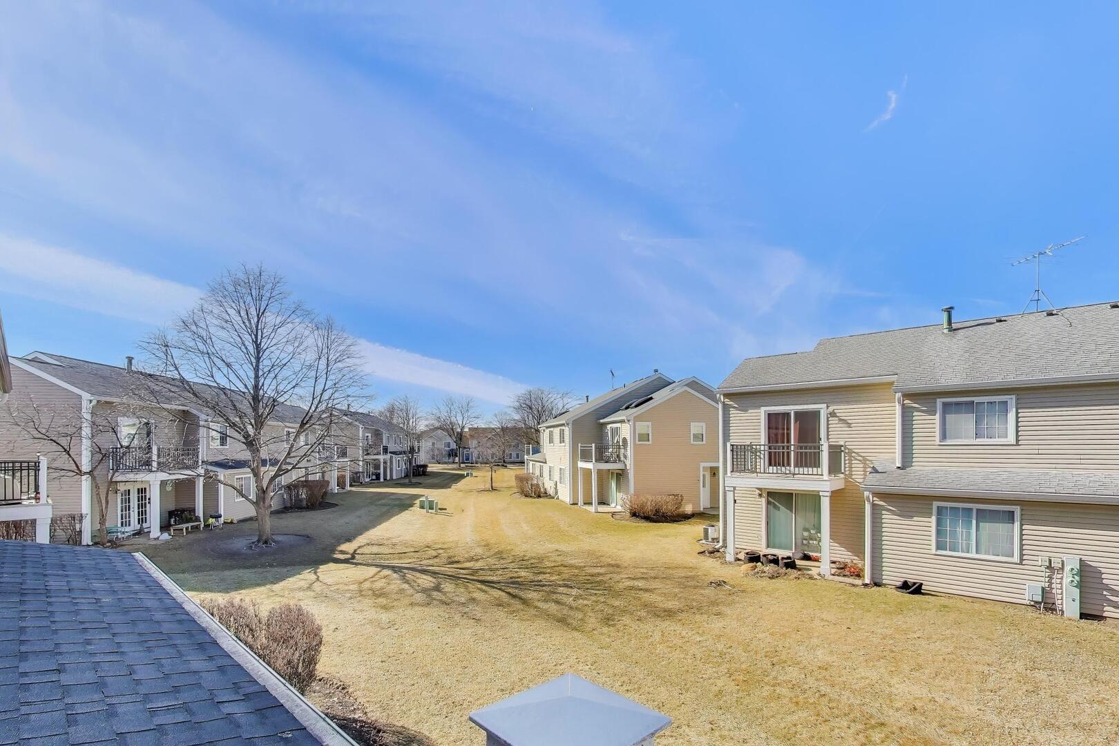 2122 Southwind Circle #8-4, Schaumburg, IL 60194