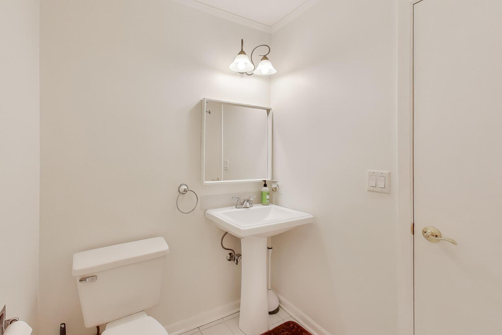 2122 Southwind Circle #8-4, Schaumburg, IL 60194