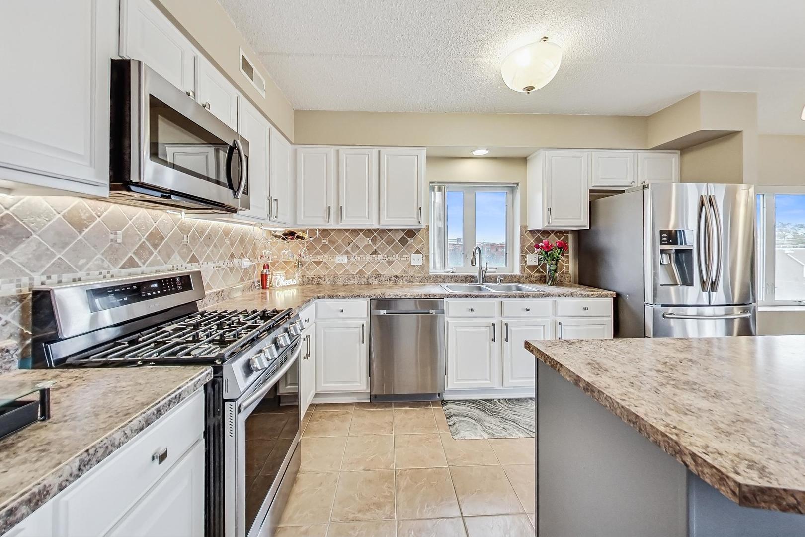 6559 W George Street #404, Chicago, IL 60634