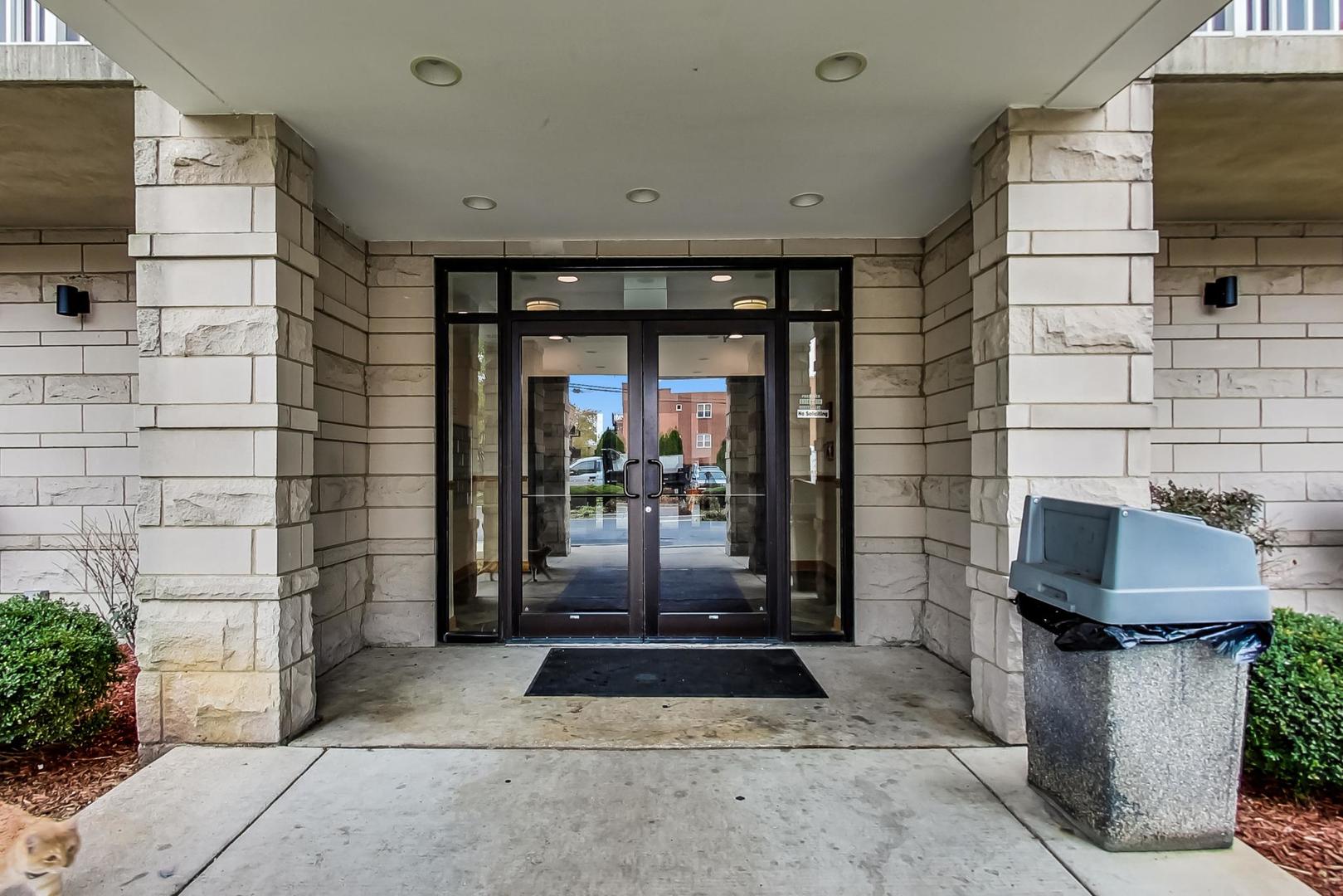 6559 W George Street #404, Chicago, IL 60634