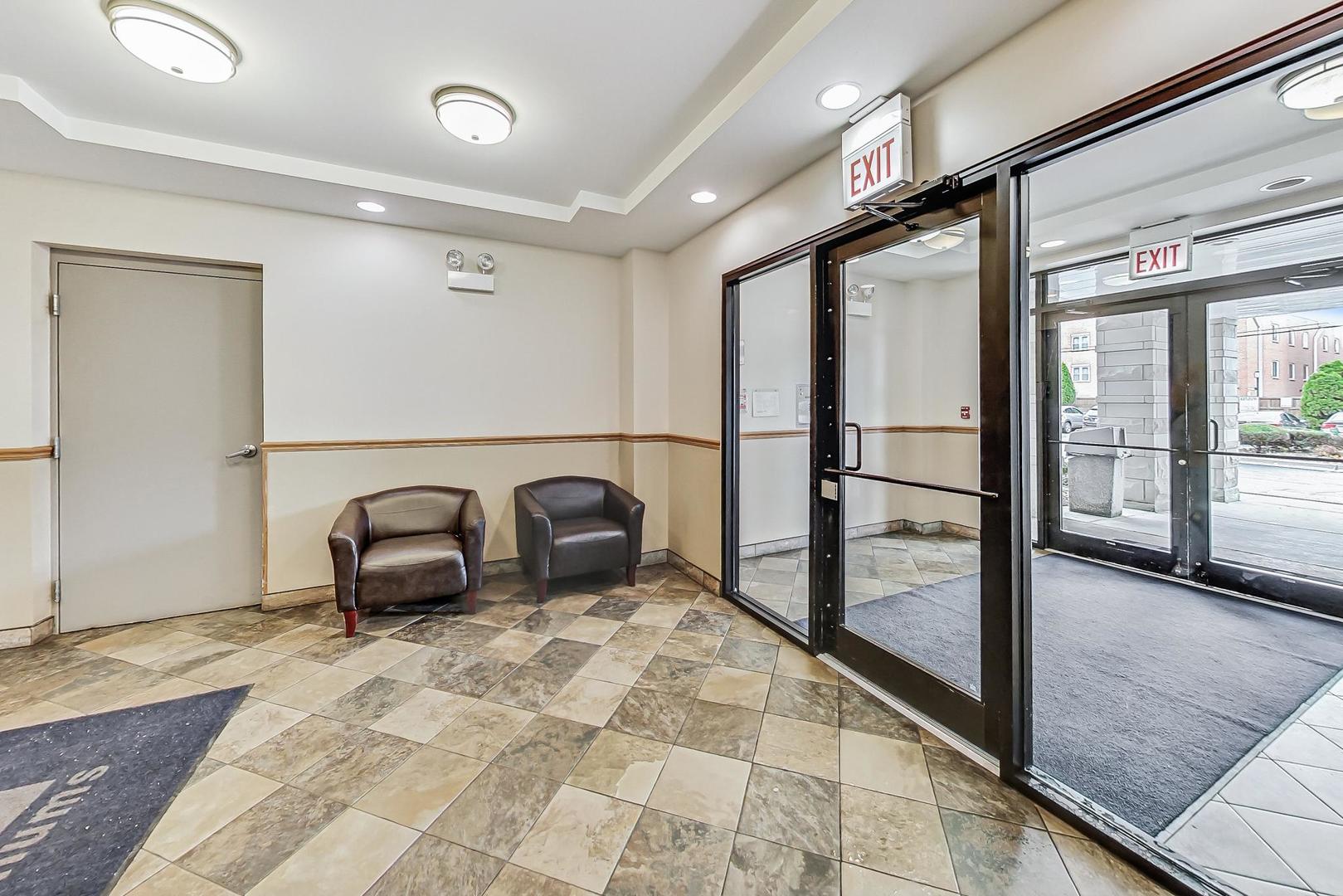 6559 W George Street #404, Chicago, IL 60634