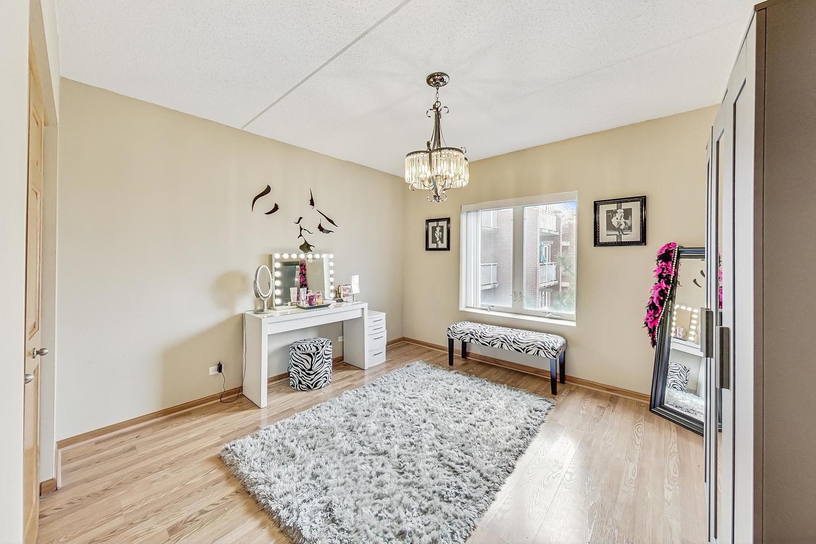 6559 W George Street #404, Chicago, IL 60634