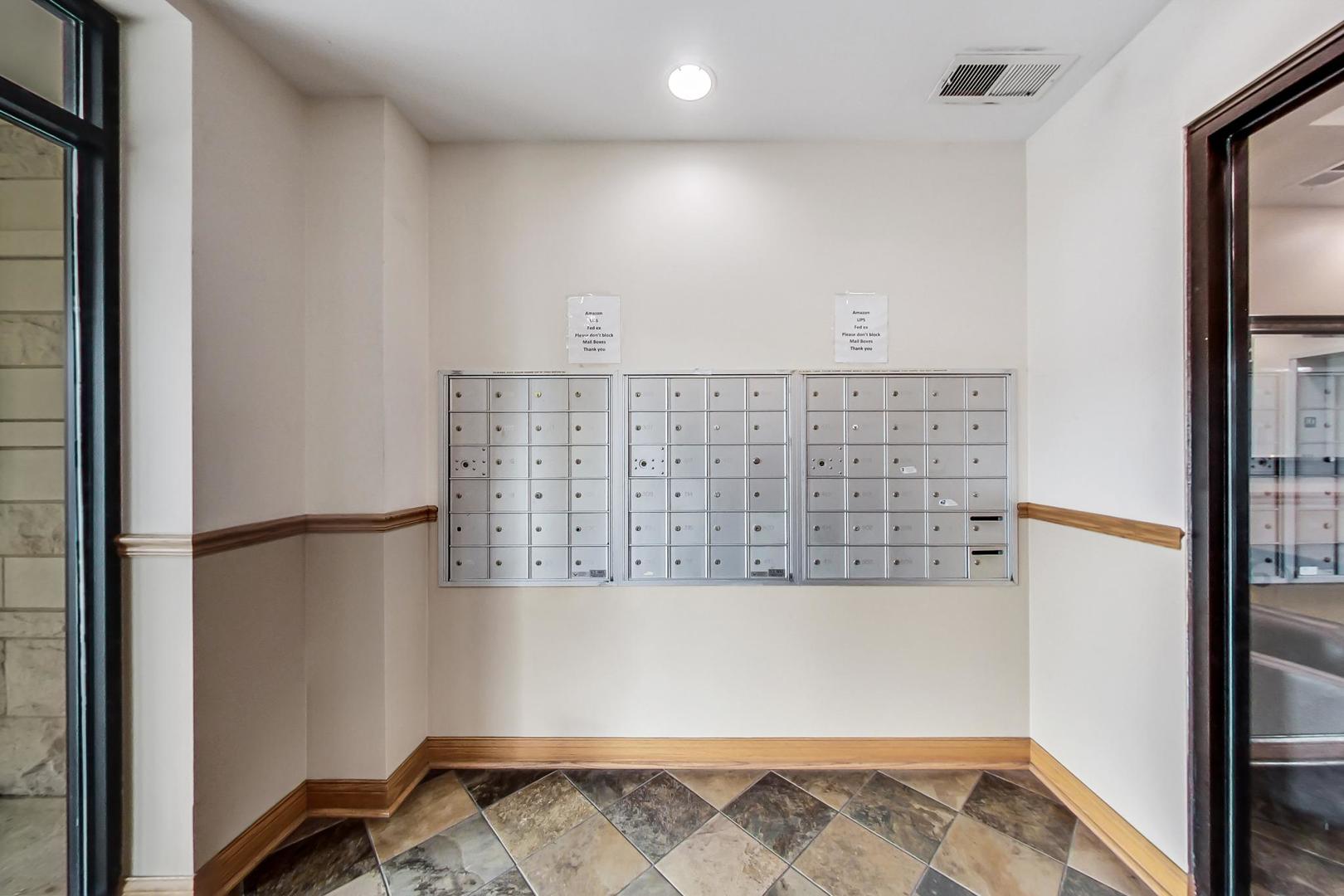 6559 W George Street #404, Chicago, IL 60634