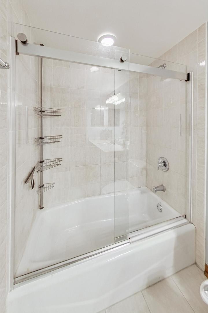 6559 W George Street #404, Chicago, IL 60634