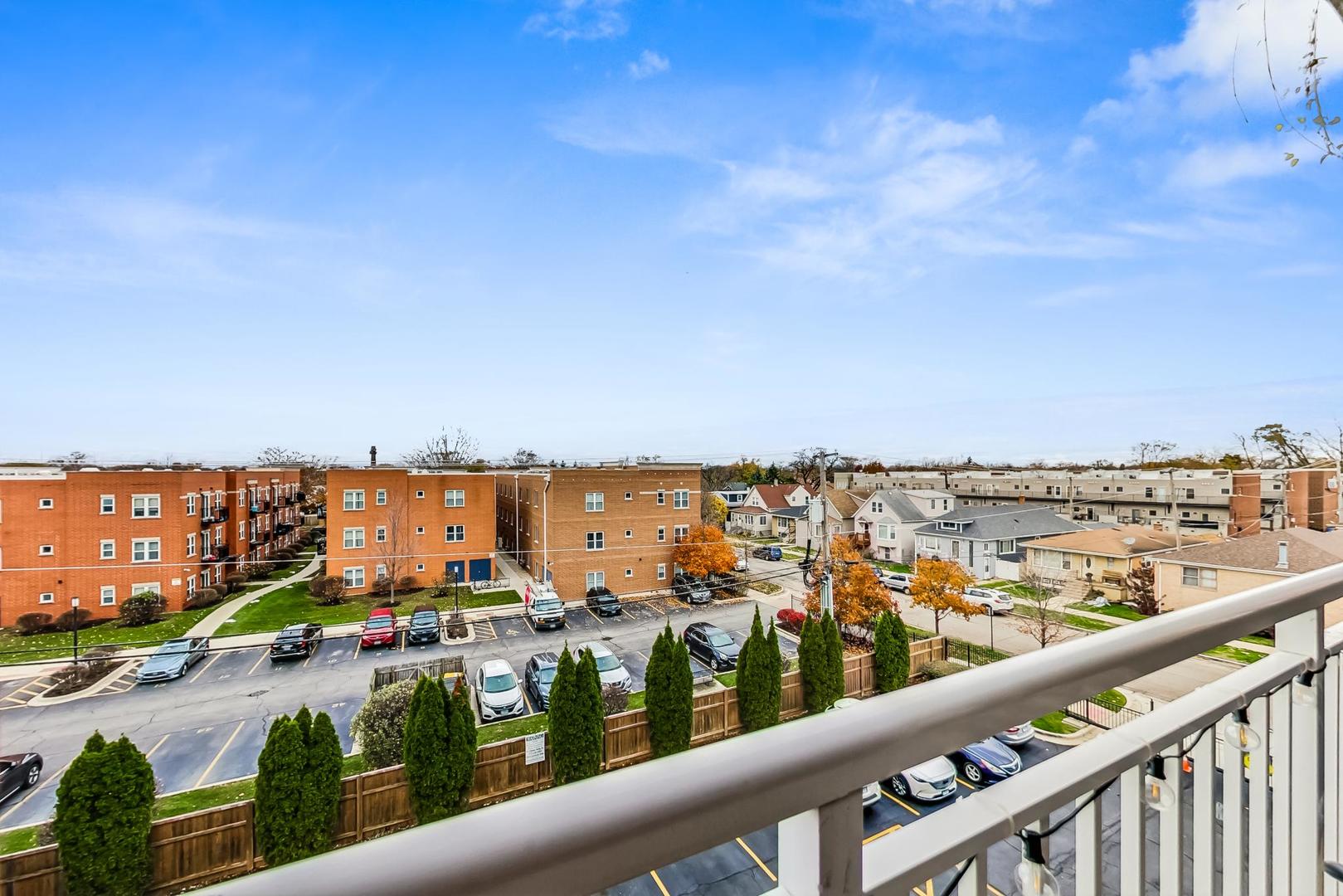 6559 W George Street #404, Chicago, IL 60634