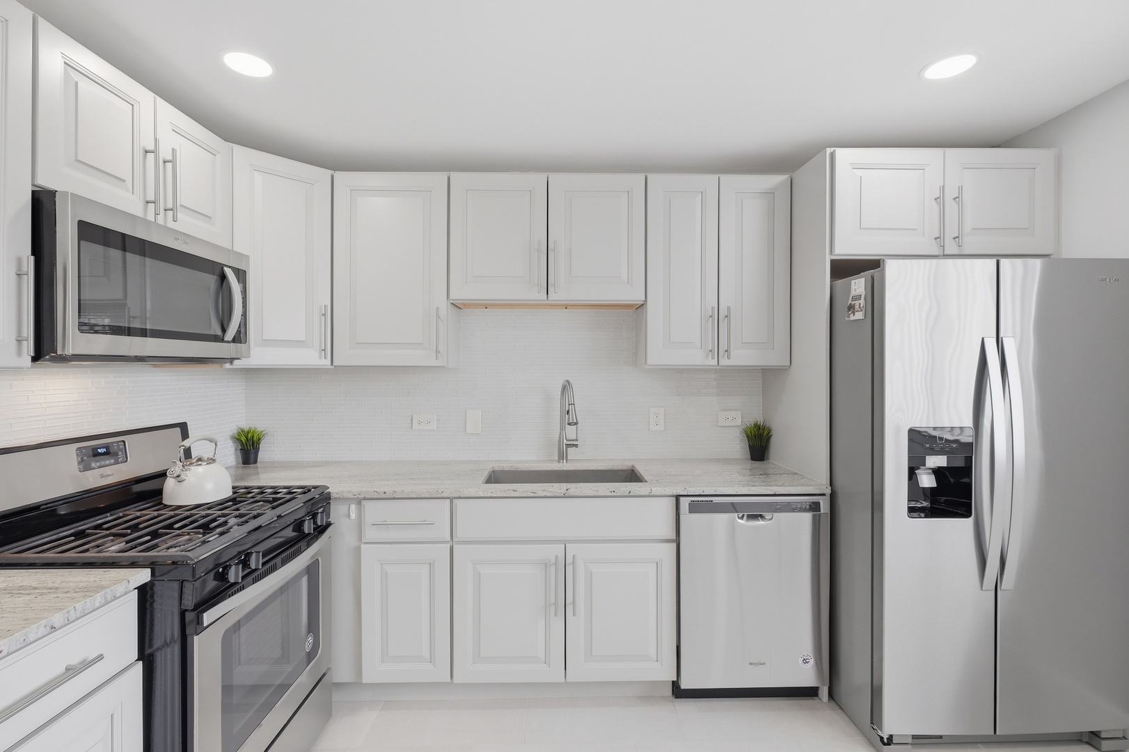 106 Boardwalk Street #1E, Elk Grove Village, IL 60007