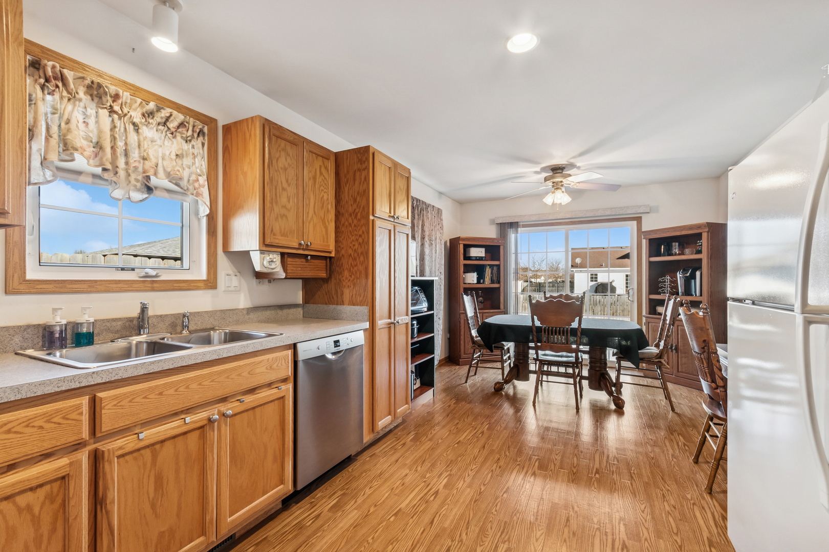 7001 Cornwall Drive, Joliet, IL 60431