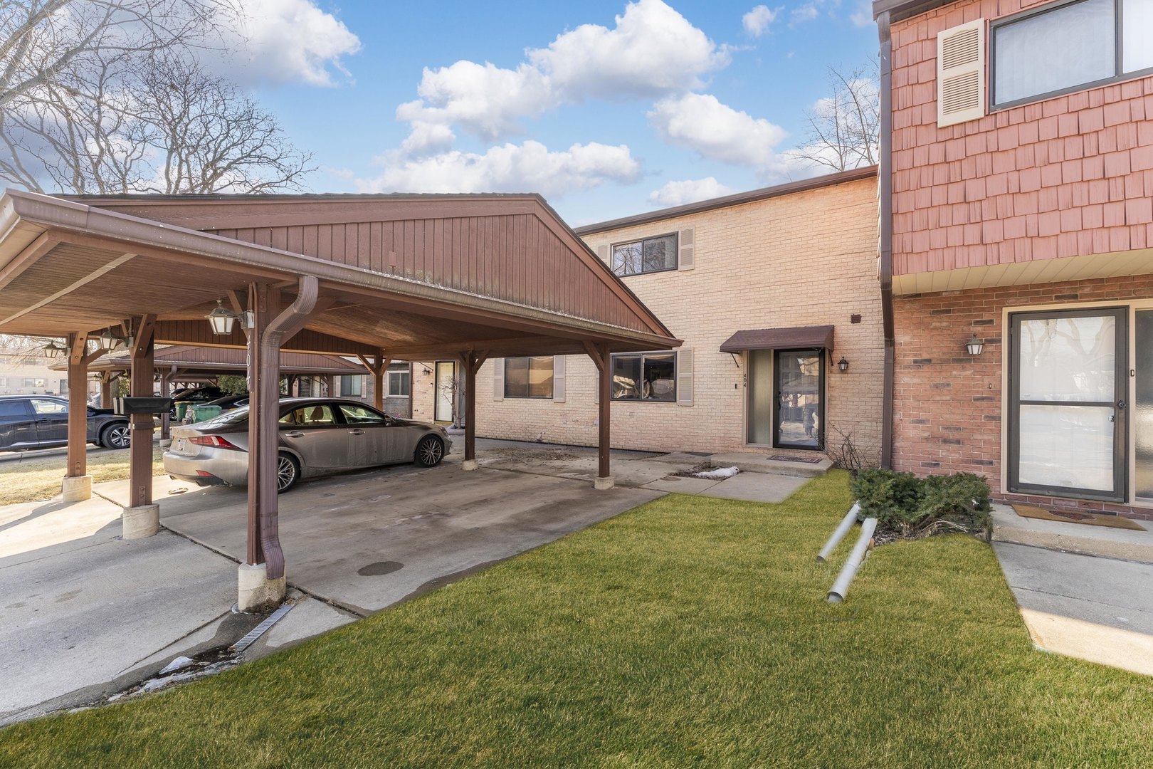 404 Arrow Trail, Wheeling, IL 60090