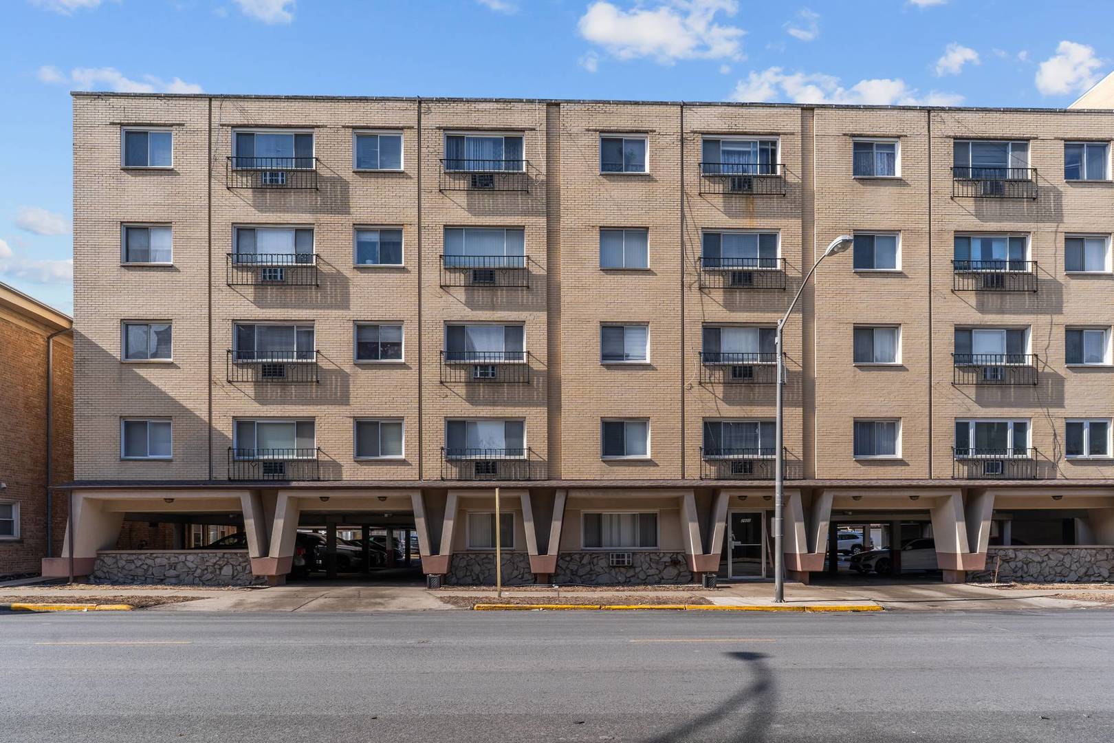 2920 N Harlem Avenue #4G, Elmwood Park, IL 60707