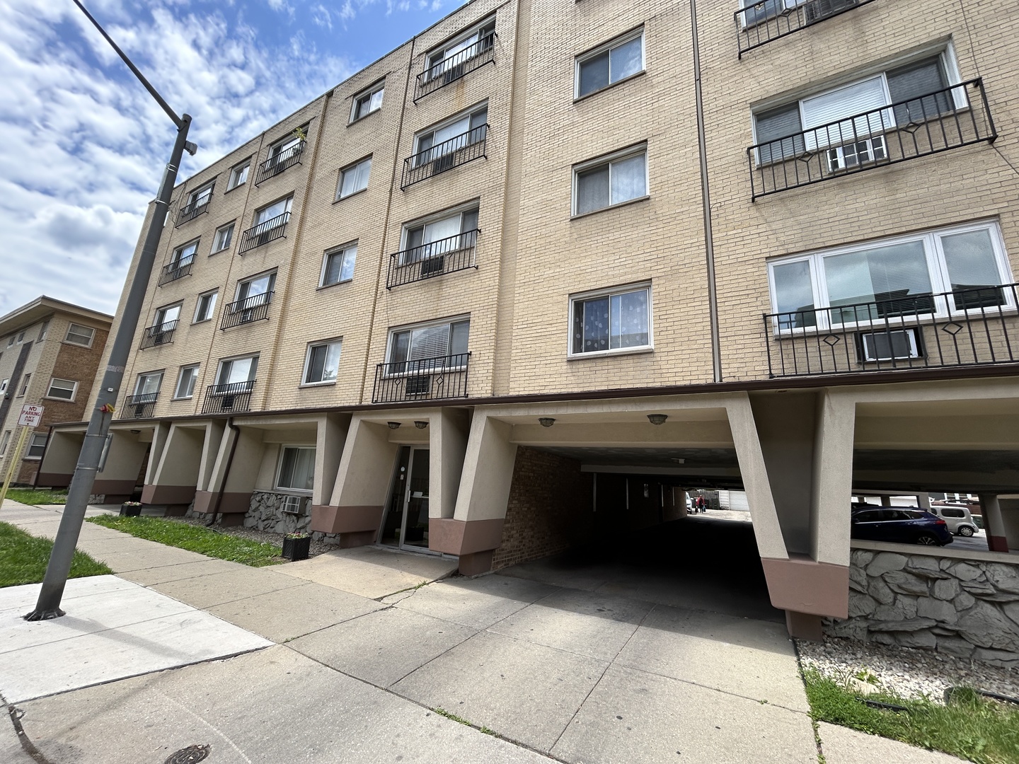 2920 N Harlem Avenue #4G, Elmwood Park, IL 60707