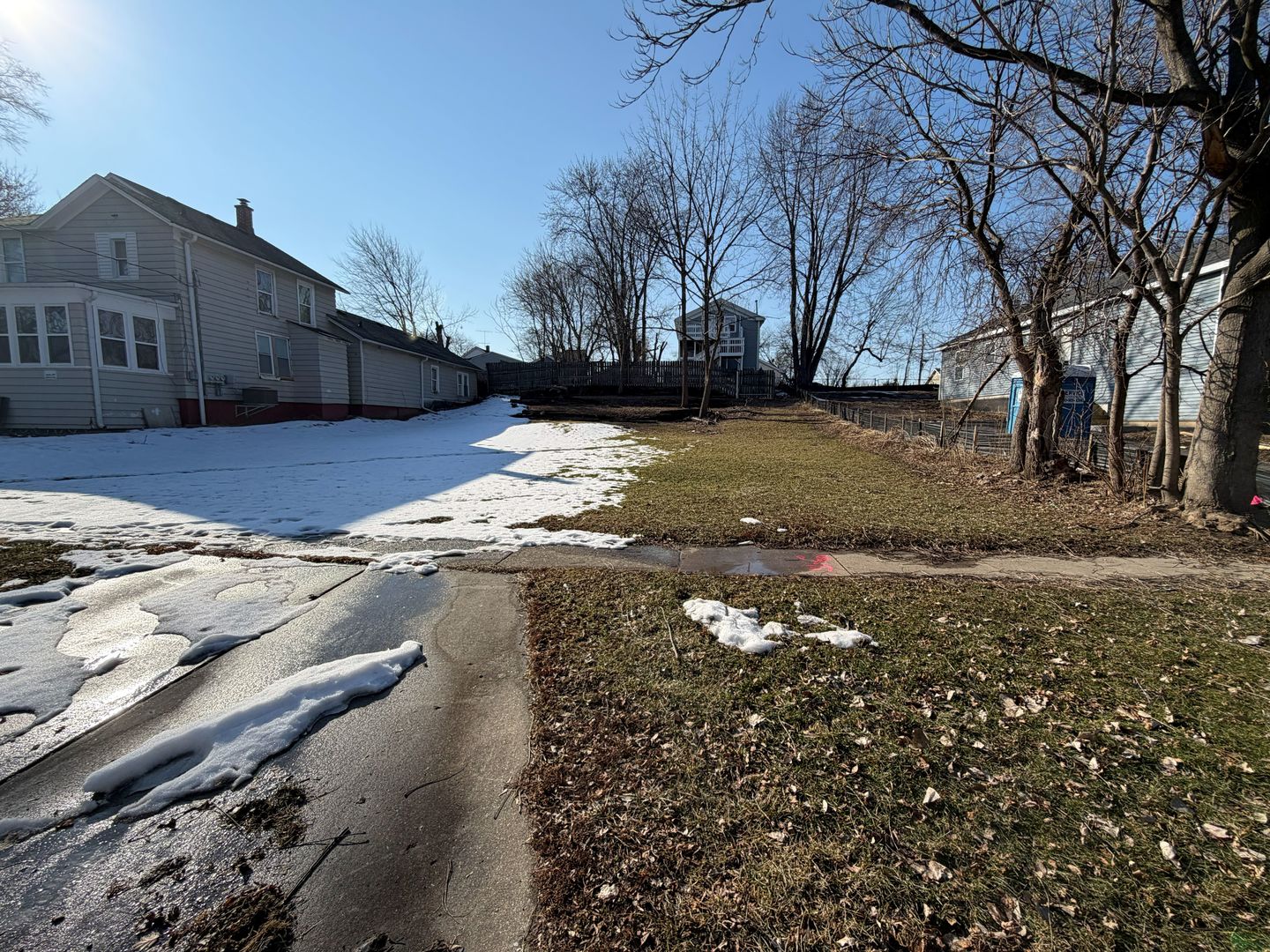 312 Oak Street, Waukegan, IL 60085