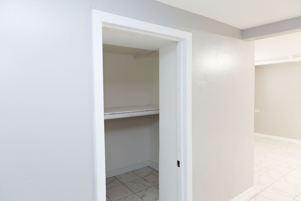 5752 S Whipple Street, Chicago, IL 60629