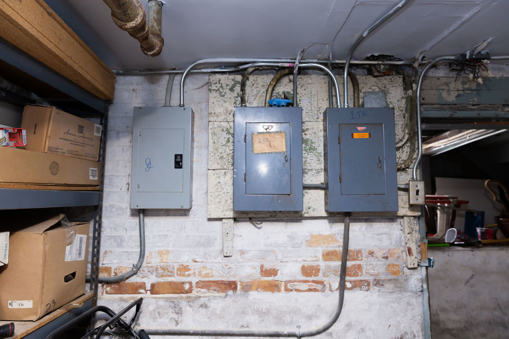 5752 S Whipple Street, Chicago, IL 60629