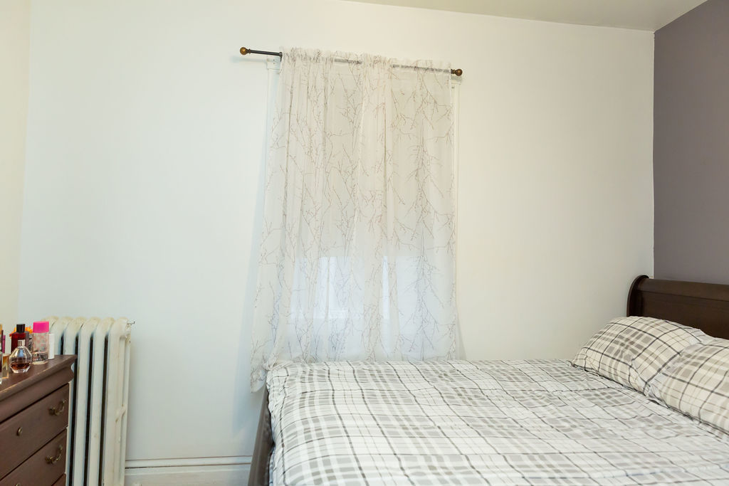 5752 S Whipple Street, Chicago, IL 60629