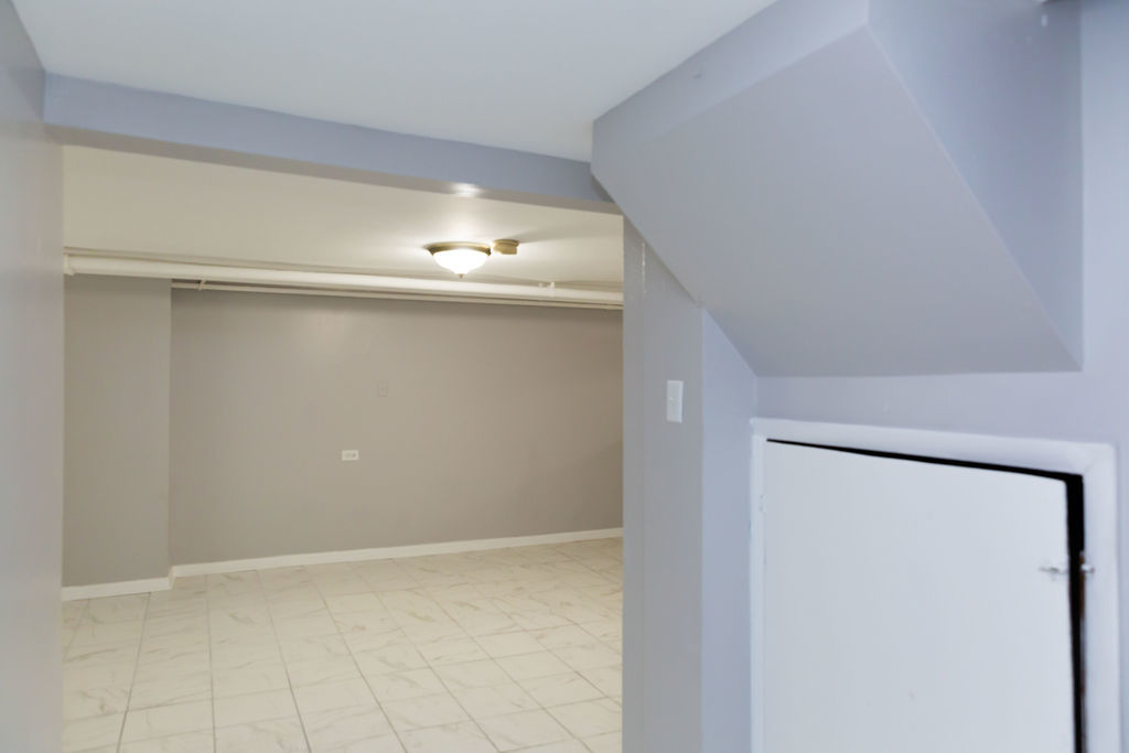 5752 S Whipple Street, Chicago, IL 60629