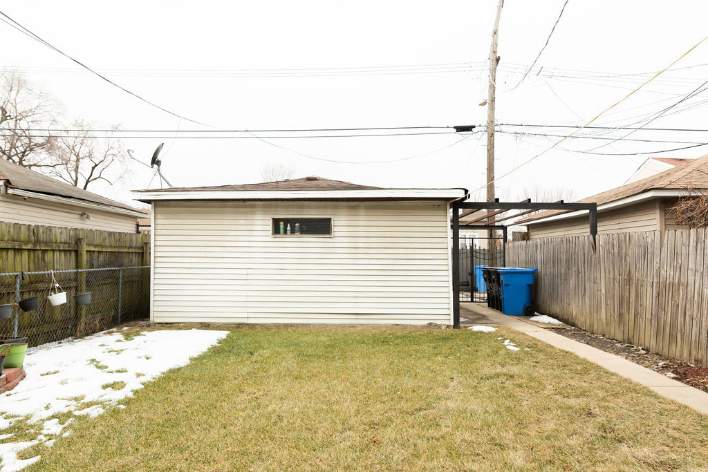 5752 S Whipple Street, Chicago, IL 60629