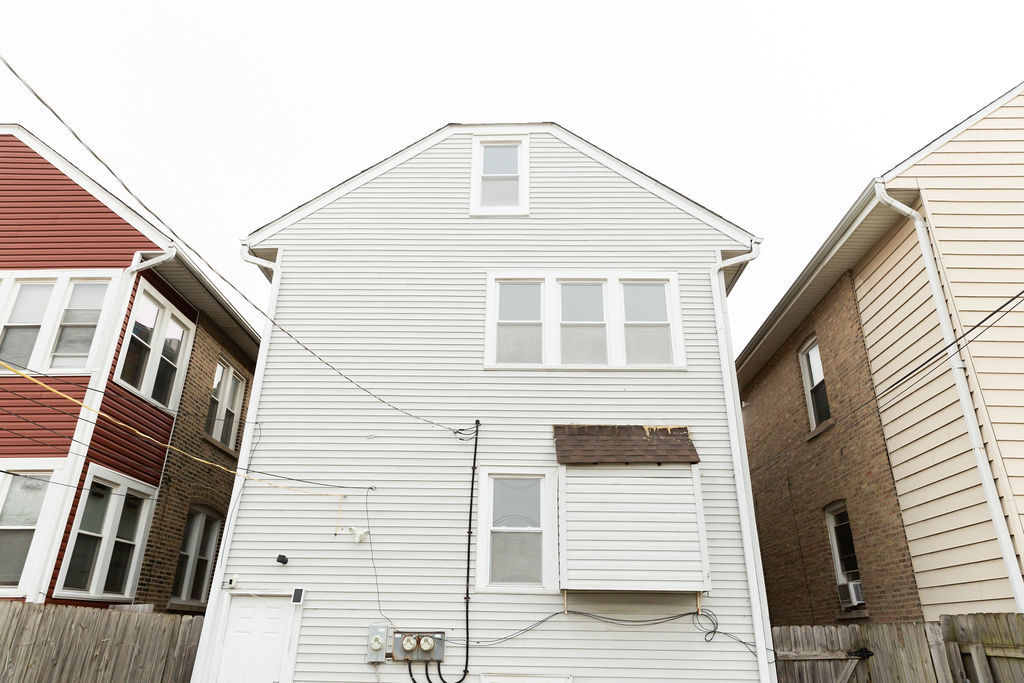 5752 S Whipple Street, Chicago, IL 60629